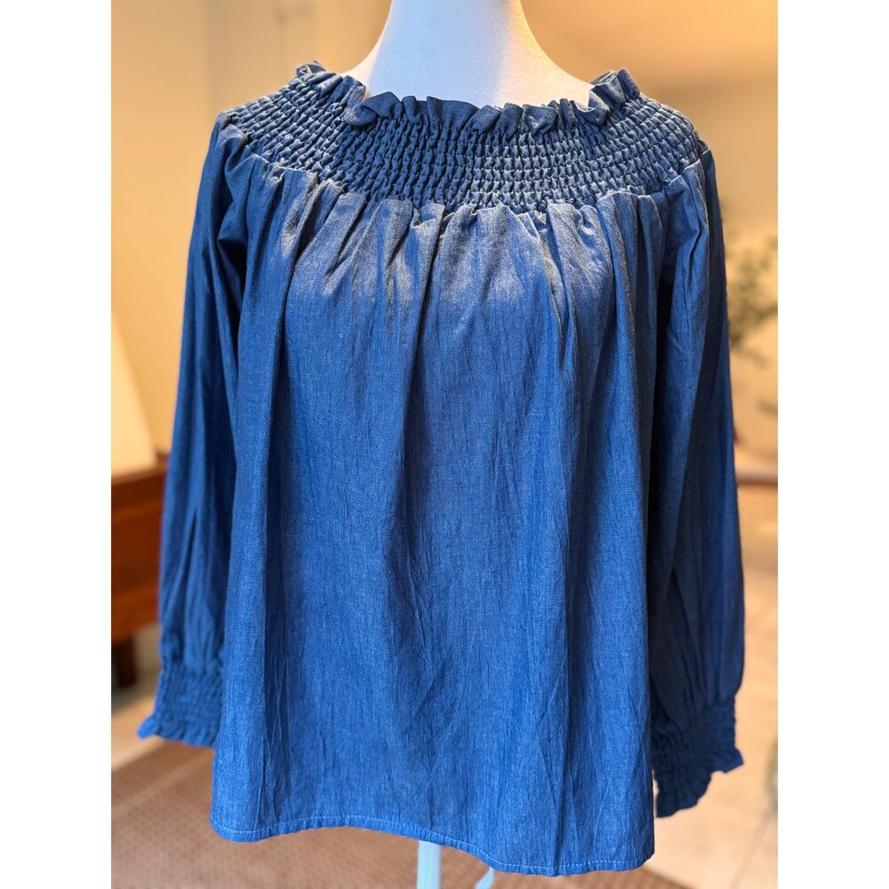 Amoli Off Shoulder Lightweight Denim Top Size S NWT - Picture 2 of 7